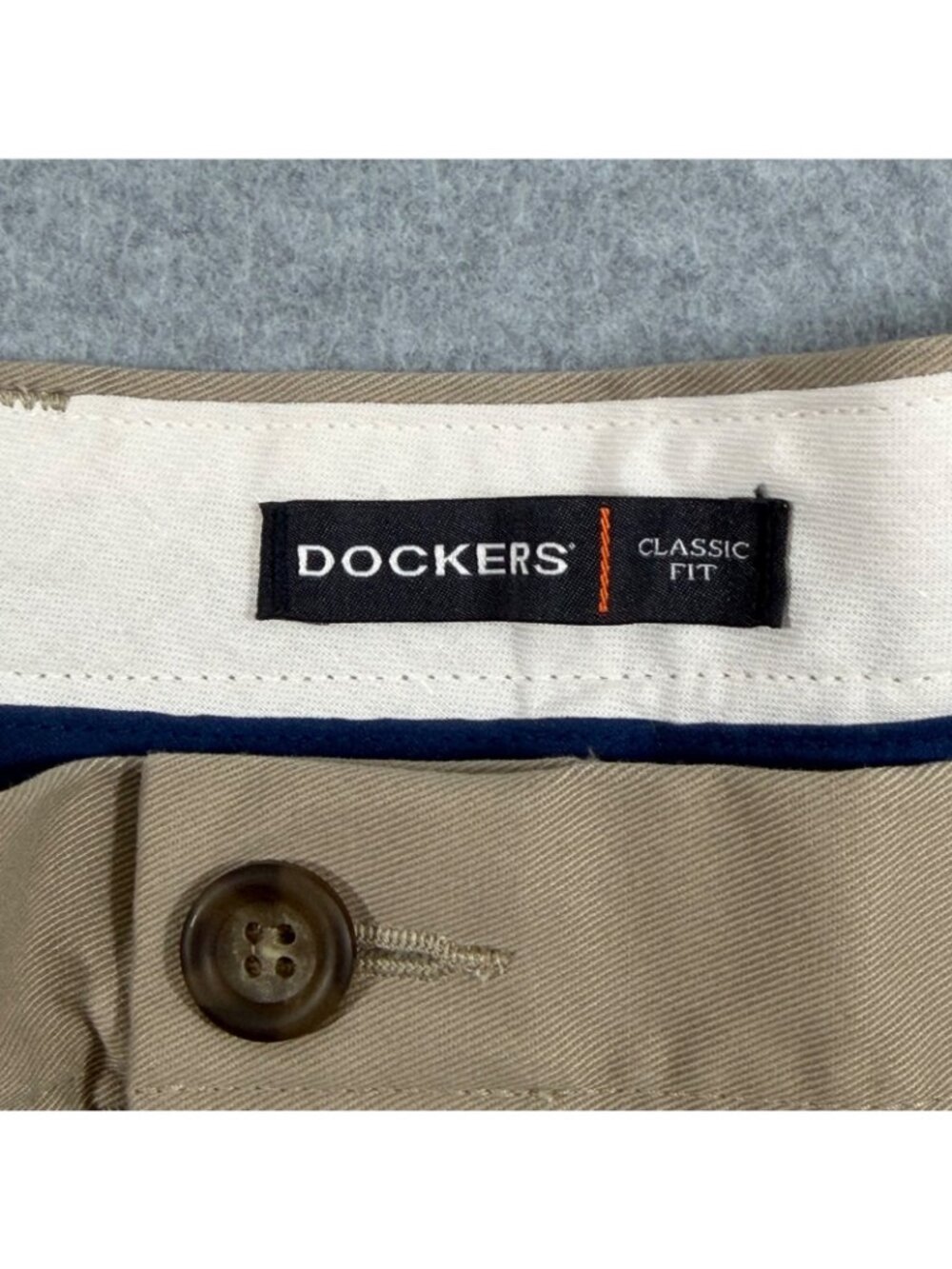 Dockers Classic Fit Men’s Khaki Pants 38x30 Beige Flat Front Chino Cotton Blend - Picture 3 of 9